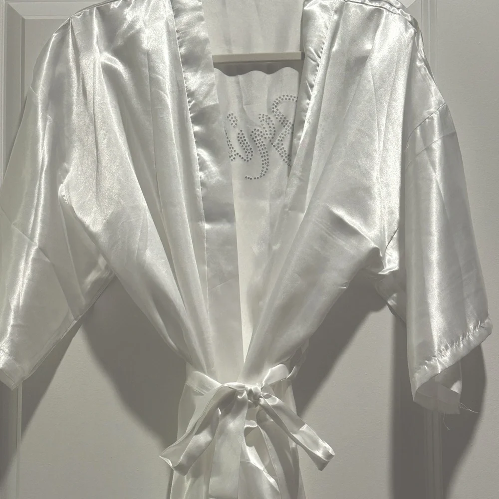 Bridal Robe - Picture 2 of 3